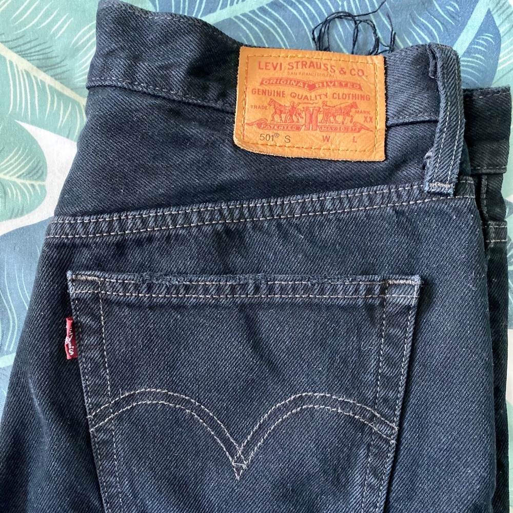 Levi’s 501 Distressed Jeans - Picture 5 of 9
